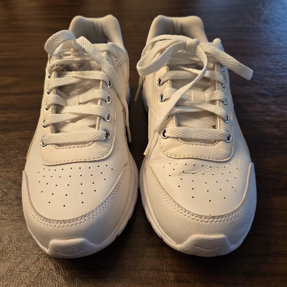 Reebok Size 6 Sneakers